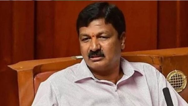 ಸಿಡಿ ಪ್ರಕರಣದಲ್ಲಿ ಜಾರಕಿಹೊಳಿ ರಾಜೀನಾಮೆ