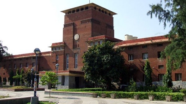ವಿದ್ಯಾರ್ಥಿಗಳಿಂದ ಪ್ರತಿಭಟನಾ ಮೆರವಣಿಗೆ