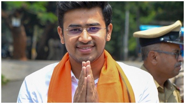Tejasvi Surya: ಇಂಡಿಗೋ ವಿಮಾನದ ತುರ್ತು ನಿರ್ಗಮನ ಬಾಗಿಲು ತೆಗೆದು ತೇಜಸ್ವಿ ಸೂರ್ಯ  ಎಡವಟ್ಟು | BJP's Tejasvi Surya allegedly opened emergency exit of IndiGo  flight, flight delayed by 2 hours - Kannada Oneindia