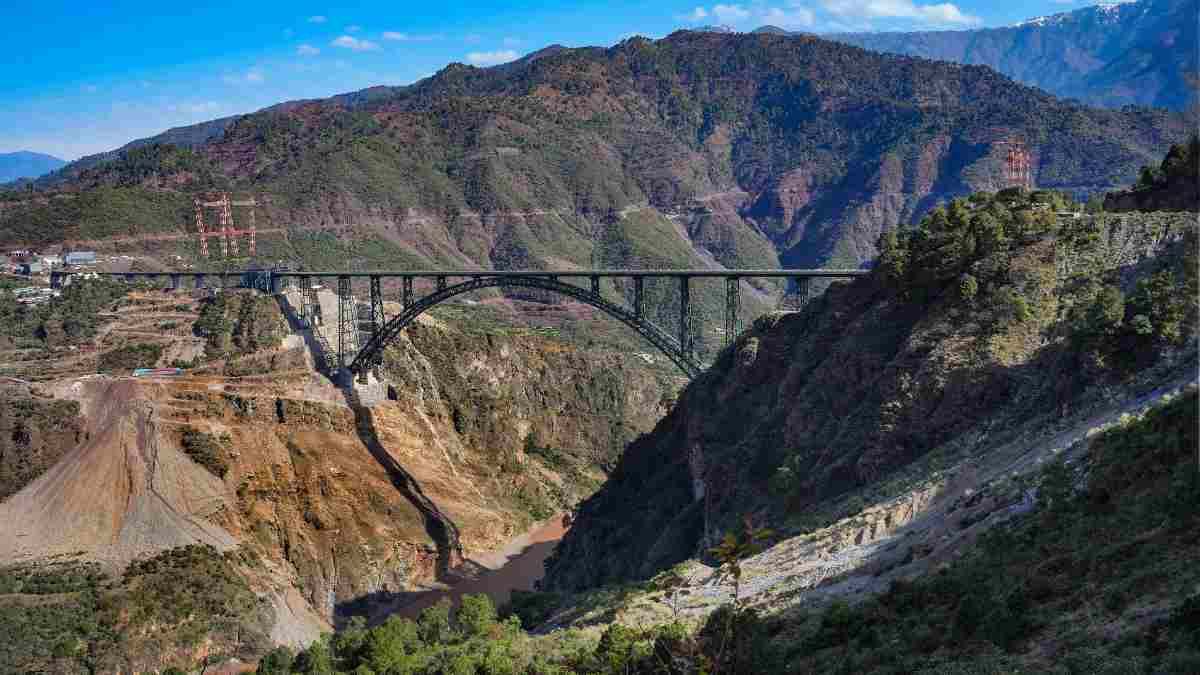 Fact check ಚೆನಾಬ್ ನದಿ ಮೇಲೆ ನಿರ್ಮಿಸಲಾದ ರೈಲ್ವೇ ಹಳಿ ಯಶಸ್ವಿ ಪ್ರಯೋಗ? Fact