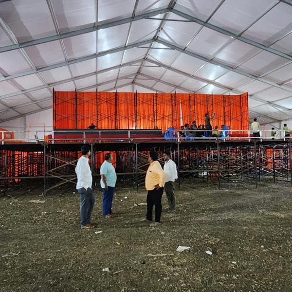 ವೇದಿಕೆ ಪೆಂಡಾಲ್ ನಲ್ಲಿ ತೆರೆದ ಜೀಪ್ ನಲ್ಲಿ ಮೋದಿ ವೇದಿಕೆಗೆ ಆಗಮನ