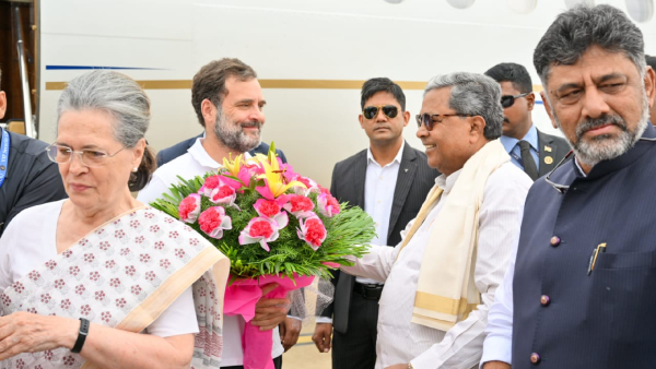 ಬೆಂಗಳೂರಿಗೆ ಆಗಮಿಸಿದ ಸೋನಿಯಾ, ಖರ್ಗೆ, ರಾಹುಲ್