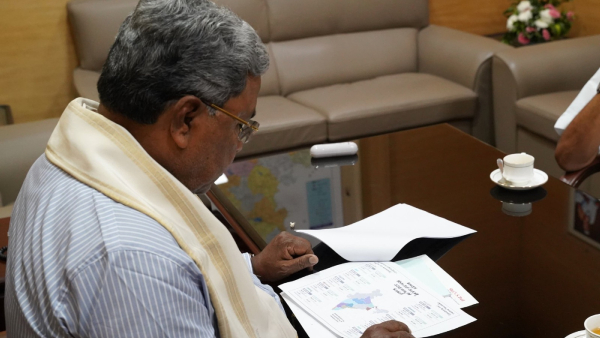 ಬಜೆಟ್​​ಗೆ ಅನುಮೋದನೆ ಪಡೆದ ಸಿದ್ದರಾಮಯ್ಯ