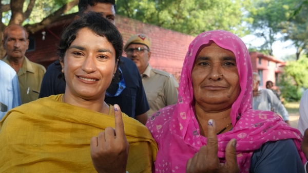 ಮತ ಚಲಾಯಿಸಿದ ವಿನೇಶ್ ಫೋಗಟ್