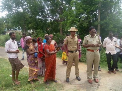 16 ವರ್ಷ ಬಳಿಕ ತಮ್ಮ ನಿವೇಶನಕ್ಕೆ ಮರಳಿದ ದಲಿತರು 16 ವರ್ಷ ಬಳಿಕ ತಮ್ಮ ನಿವೇಶನಕ್ಕೆ ಮರಳಿದ ದಲಿತರು