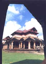 Saavira Kambada Basadi