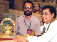 Rasheed flanked by Jagjit singh