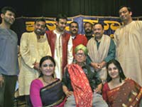 P B Srinivas with fans
