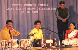 Raju Anathaswamy giving a performence