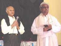 Dr. Rangachar introducing Sri. Udayavara Madava Acharya