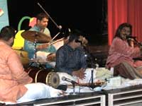 Praveen Godkhindi playing flute in WDC